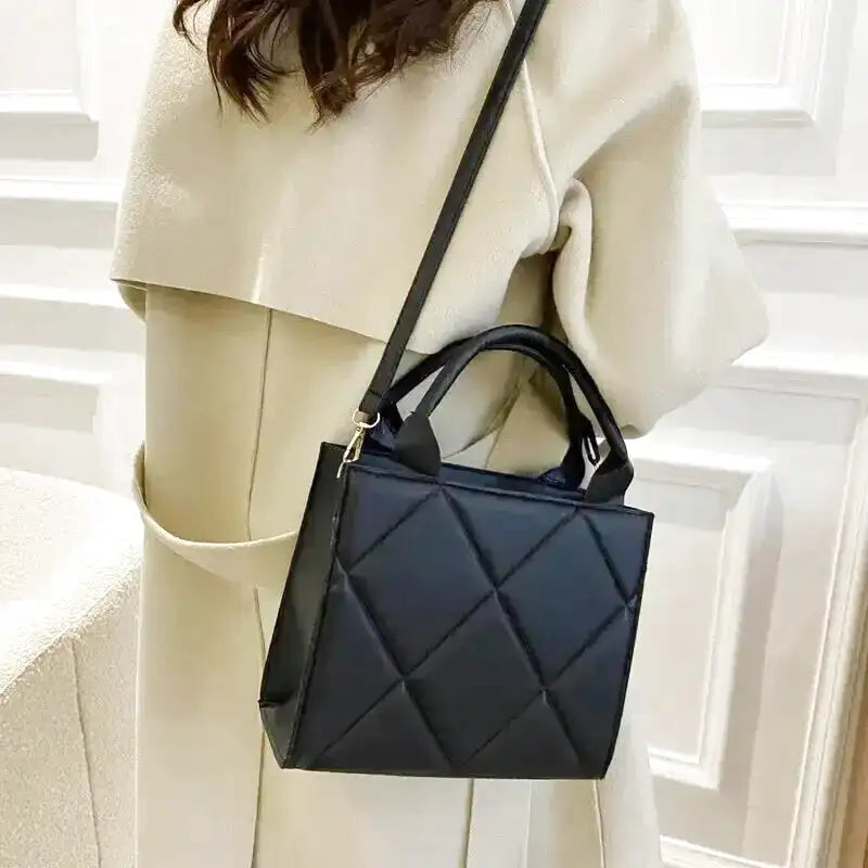 LISE - Quilted Hand Bag Smooth Leather Shoulder - Image 4