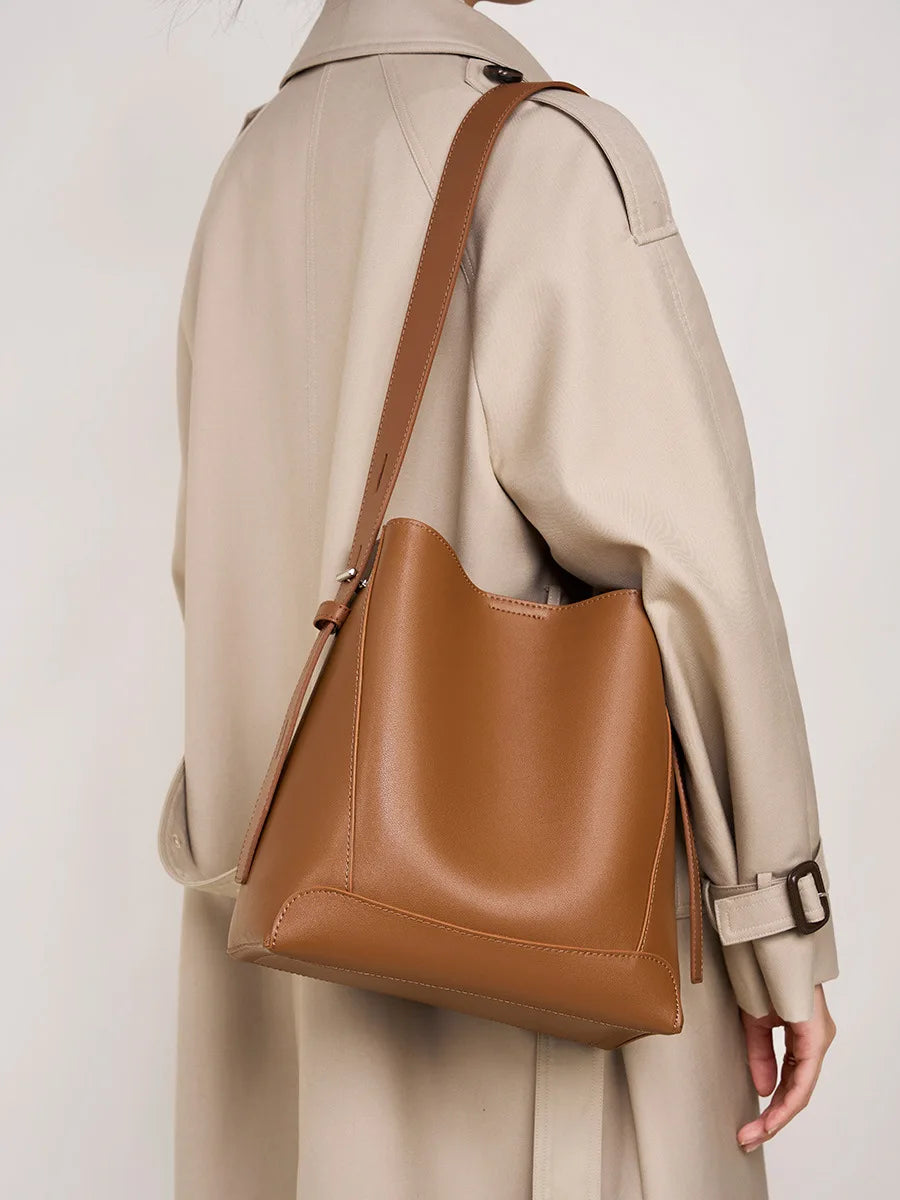 MICA - Sac à Main de Cours de Luxe en Cuir Lisse à Bandoulière - Image 8