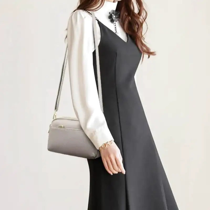 AMANDA - Small Hand Bag with Multiple Pockets in Leather - Image 11