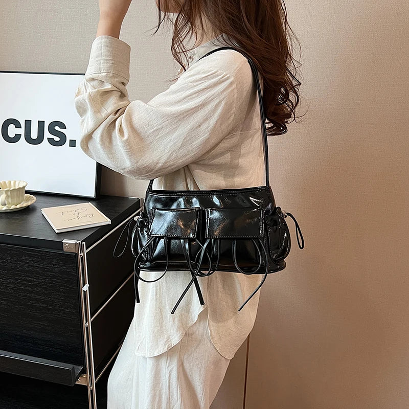 REIS - Sac à Main en Cuir Vernis Élégant avec Bandoulière - Image 5