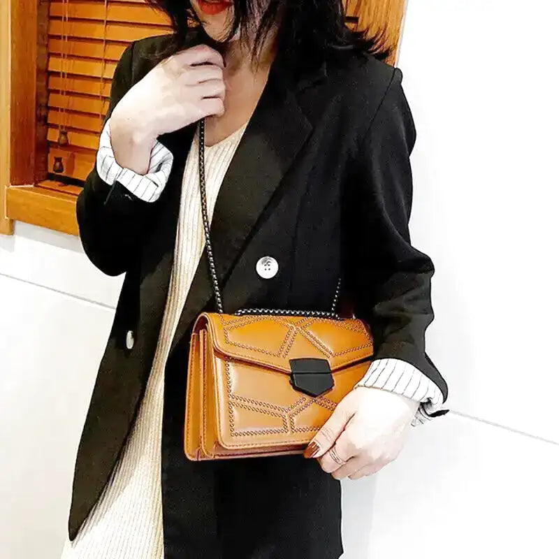 PHILOMÈNE - Small Vintage Leather Hand Bag - Image 3