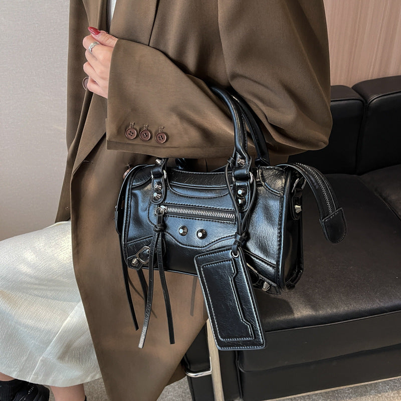 MAËLLE - Small Retro Hand Bag in Leather - Image 4