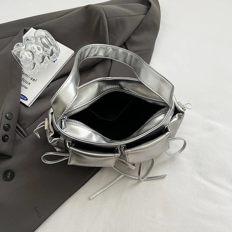 REIS - Sac à Main en Cuir Vernis Élégant avec Bandoulière - Image 9