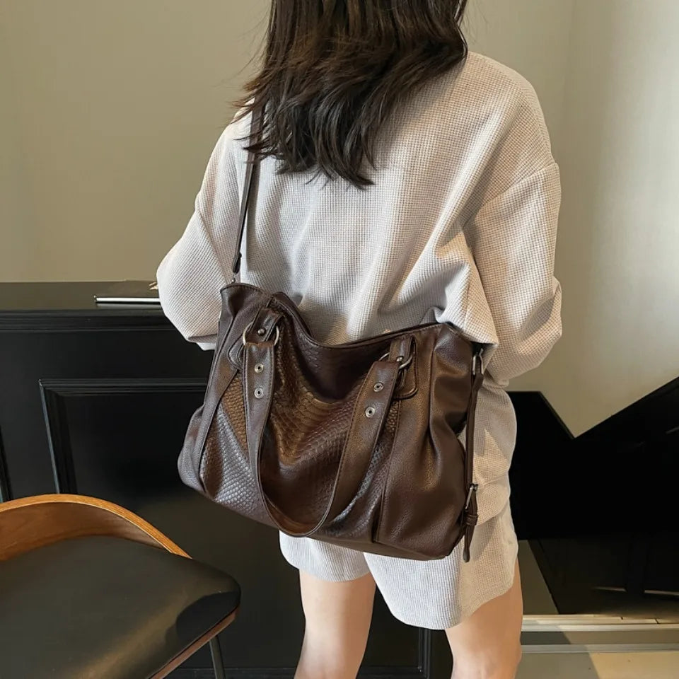 RUBI - Sac à Main de Cours de Luxe en Cuir Écaillé - Image 6